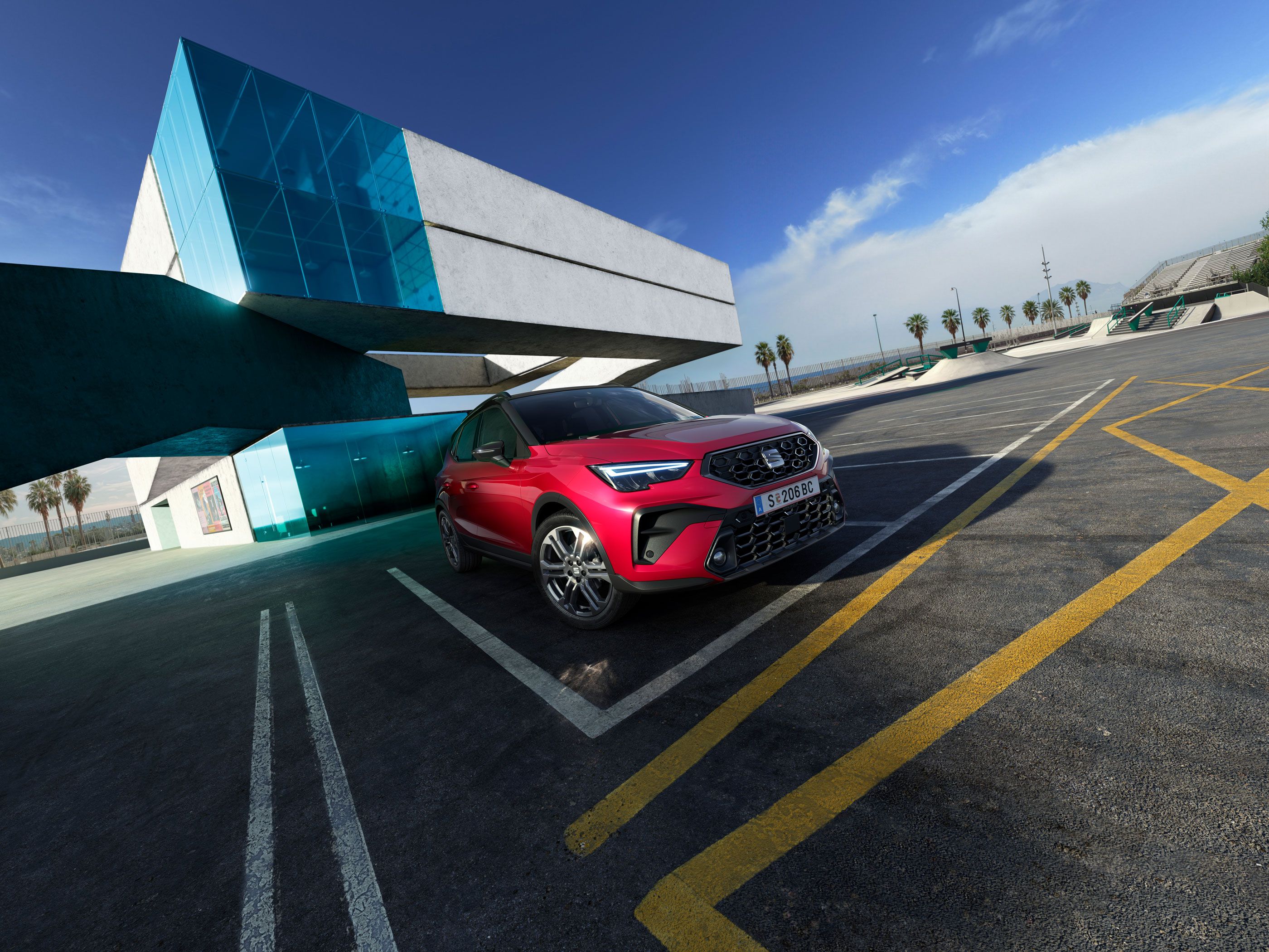 Seitenansicht des SEAT Arona FR, geparkt im Freien